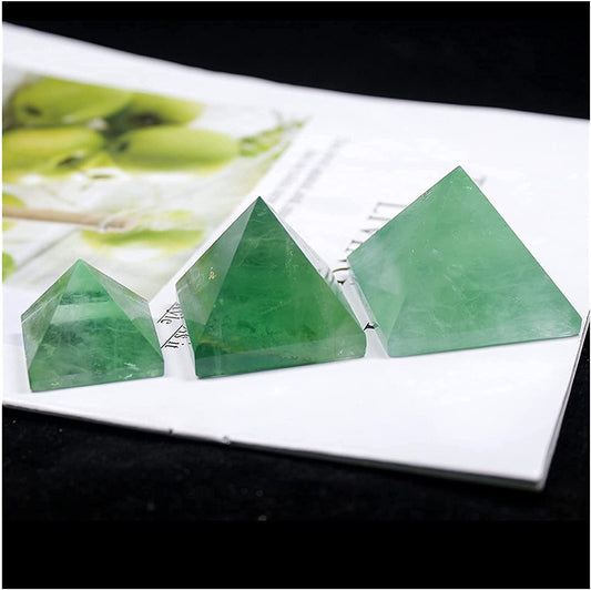 Fashion Natural Green Fluorite Pyramid Energy Ornaments