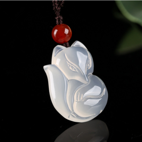 Fashion Chalcedony Agate Fox Pendant