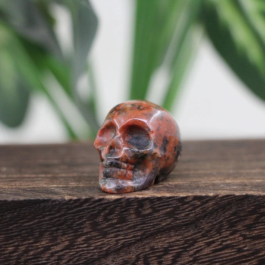 1.2 Inch Skull Statues Healing Crystal Head Cranium Figurine Halloween Decoration,Carved Gemstone Home/Office/Room Decor Gifts